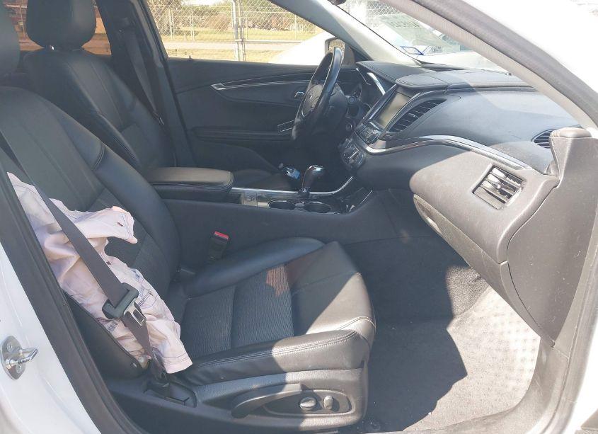 Photo 5 of 2016 Chevrolet Impala 1LT (VIN 2G1105SA7G9177046)