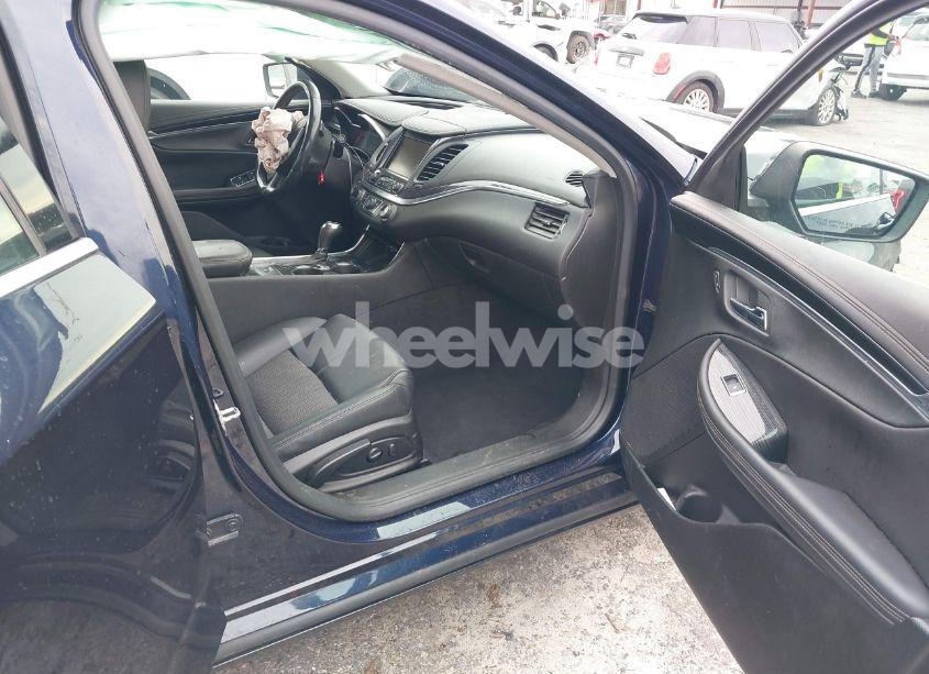 Photo 5 of 2018 Chevrolet Impala 1LT (VIN 2G1105SA7J9141140)