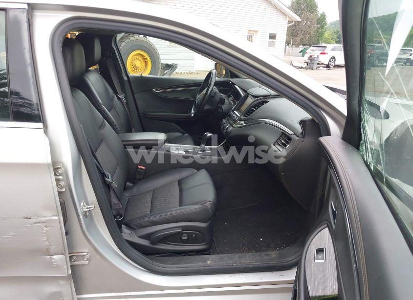 Photo 5 of 2016 Chevrolet Impala 1LT (VIN 2G1105SA8G9143312)