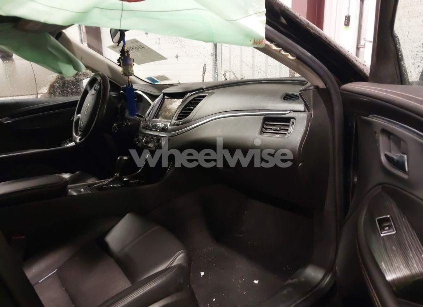 Photo 5 of 2017 Chevrolet Impala 1LT (VIN 2G1105SA8H9104043)