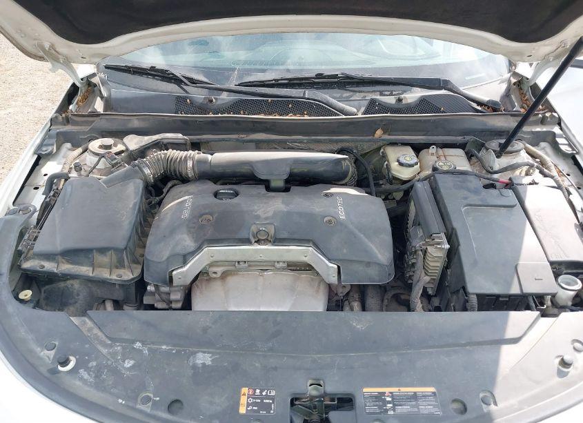 Photo 10 of 2017 Chevrolet Impala 1LT (VIN 2G1105SA8H9140024)