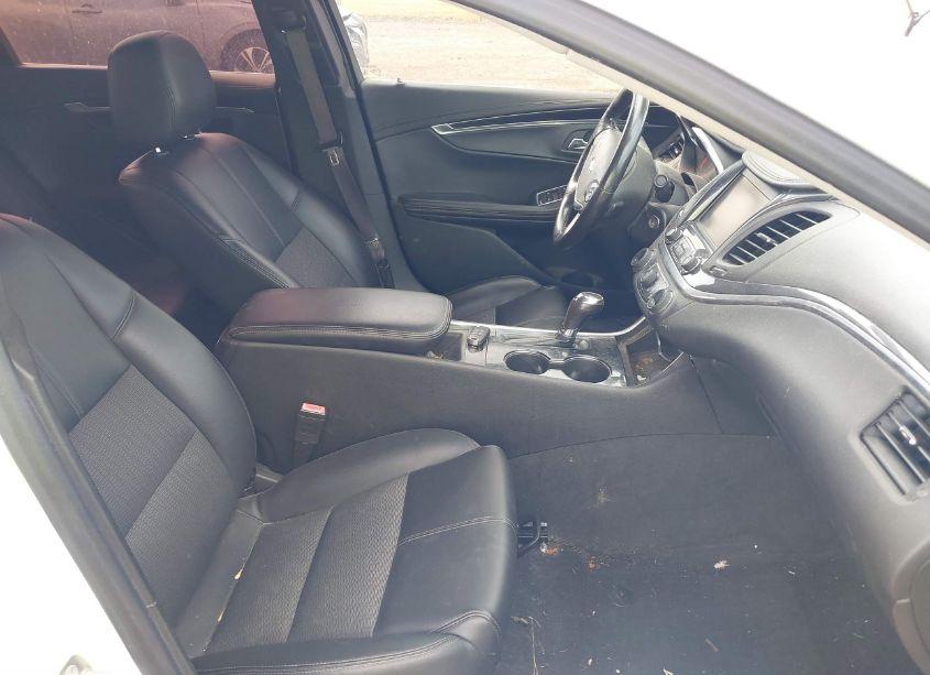 Photo 5 of 2017 Chevrolet Impala 1LT (VIN 2G1105SA8H9140024)