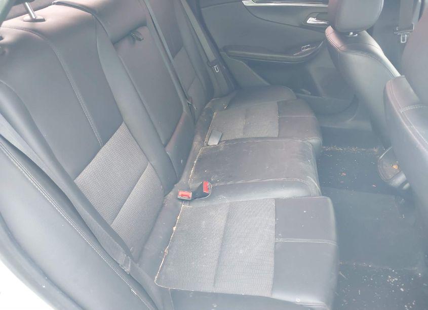 Photo 8 of 2017 Chevrolet Impala 1LT (VIN 2G1105SA8H9140024)