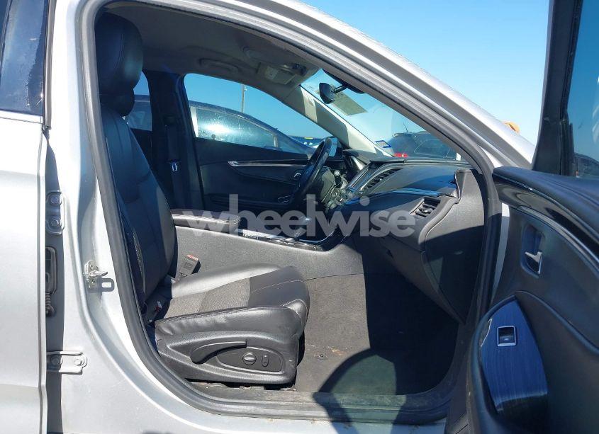 Photo 5 of 2017 Chevrolet Impala 1LT (VIN 2G1105SA9H9134541)