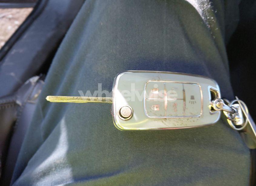 Photo 11 of 2017 Chevrolet Impala 1LT (VIN 2G1105SA9H9167877)