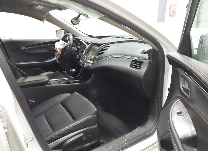 Photo 5 of 2017 Chevrolet Impala 1LT (VIN 2G1105SA9H9176031)