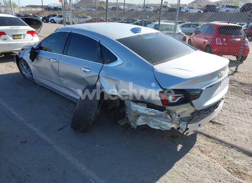 Photo 3 of 2018 Chevrolet Impala 1LT (VIN 2G1105SA9J9152916)