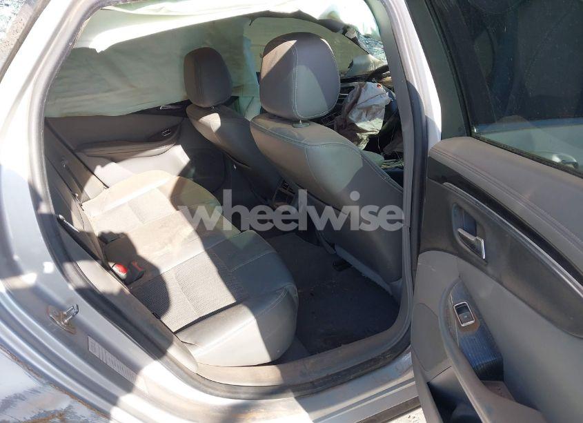 Photo 8 of 2018 Chevrolet Impala 1LT (VIN 2G1105SA9J9152916)