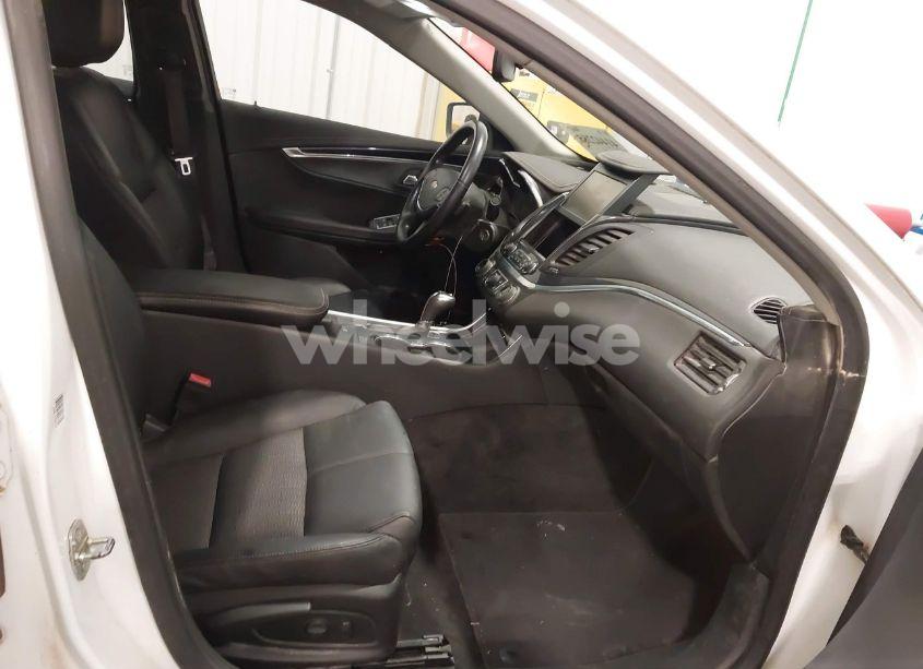 Photo 5 of 2016 Chevrolet Impala 1LT (VIN 2G1105SAXG9185934)
