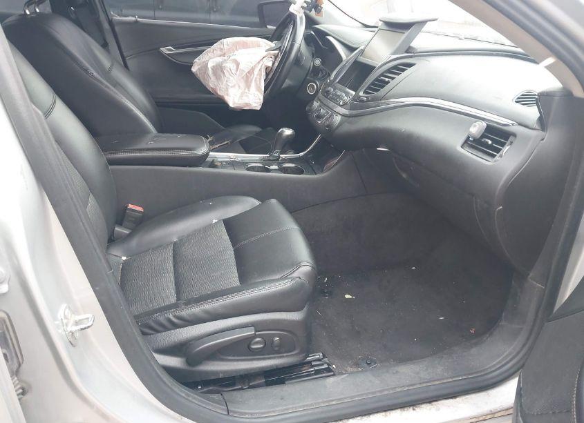 Photo 5 of 2016 Chevrolet Impala 1LT (VIN 2G1105SAXG9186758)