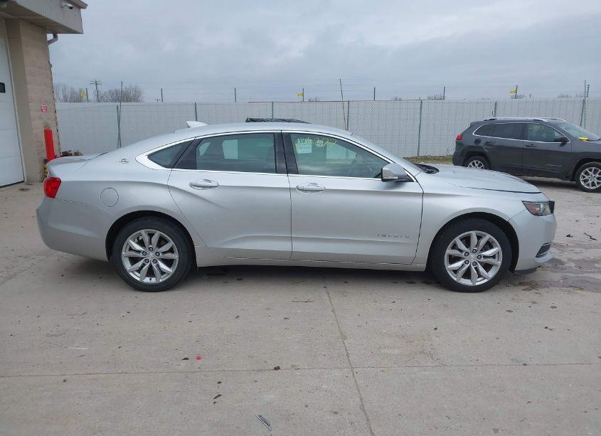 Photo 13 of 2017 Chevrolet Impala 1LT (VIN 2G1105SAXH9135441)