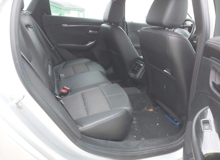 Photo 8 of 2017 Chevrolet Impala 1LT (VIN 2G1105SAXH9135441)