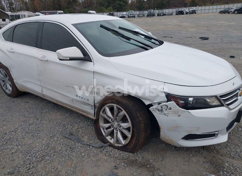 Photo 6 of 2017 Chevrolet Impala 1LT (VIN 2G1105SAXH9167676)
