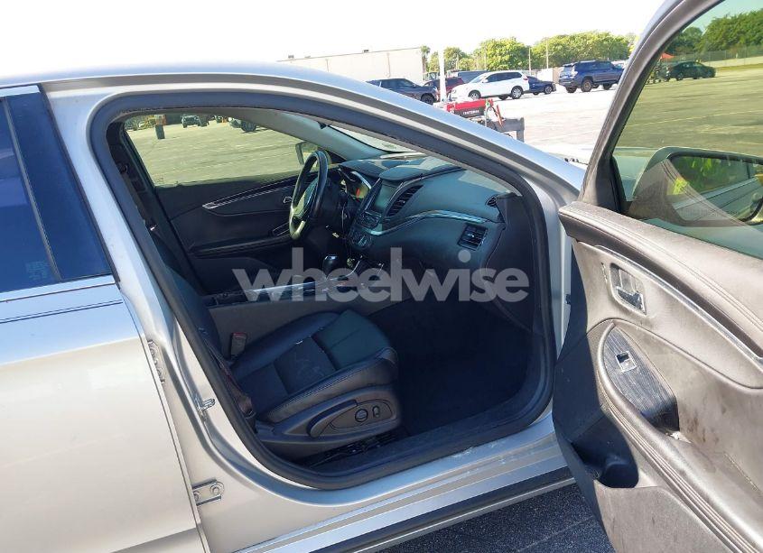 Photo 5 of 2016 Chevrolet Impala 2LT (VIN 2G1115S30G9125773)