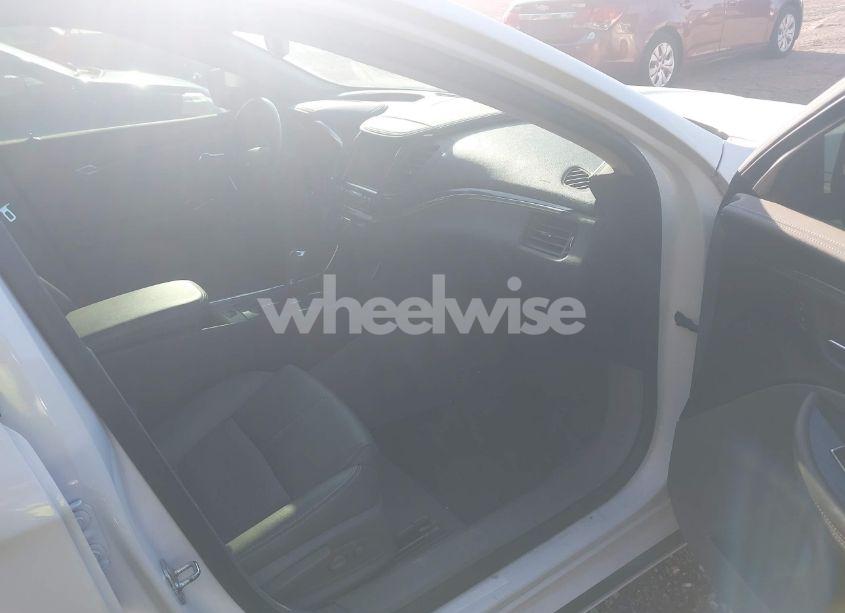 Photo 5 of 2016 Chevrolet Impala 2LT (VIN 2G1115S30G9144355)