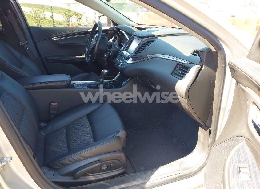 Photo 5 of 2016 Chevrolet Impala 2LT (VIN 2G1115S33G9131308)