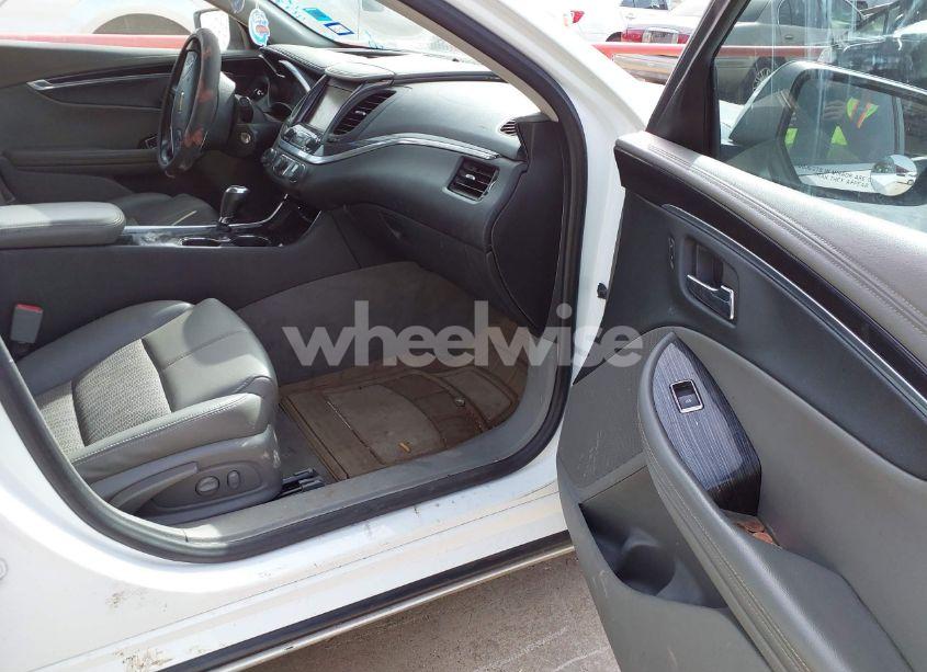 Photo 5 of 2016 Chevrolet Impala 2LT (VIN 2G1115S36G9189557)