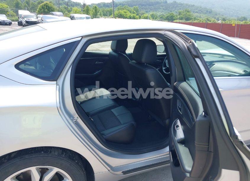 Photo 8 of 2016 Chevrolet Impala LT (VIN 2G1115S37G9171147)