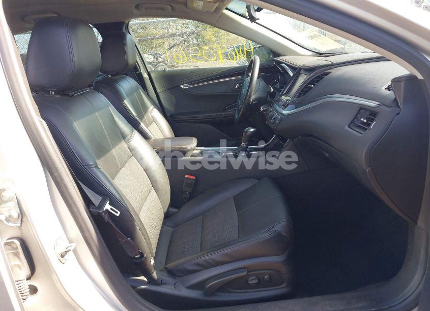 Photo 5 of 2016 Chevrolet Impala 2LT (VIN 2G1115S38G9147990)