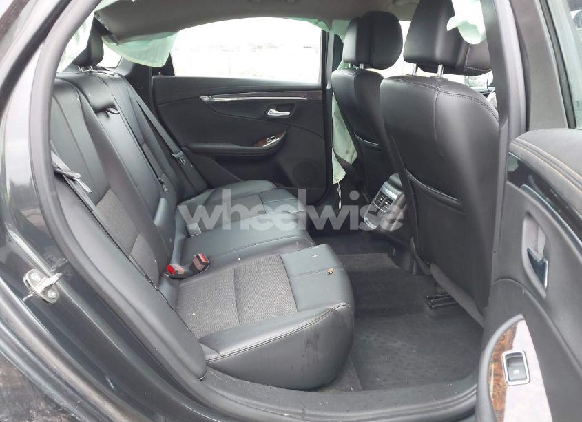 Photo 8 of 2014 Chevrolet Impala LT (VIN 2G1115SL2E9209946)