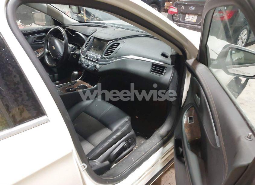 Photo 5 of 2014 Chevrolet Impala 1LT (VIN 2G1115SL3E9287653)