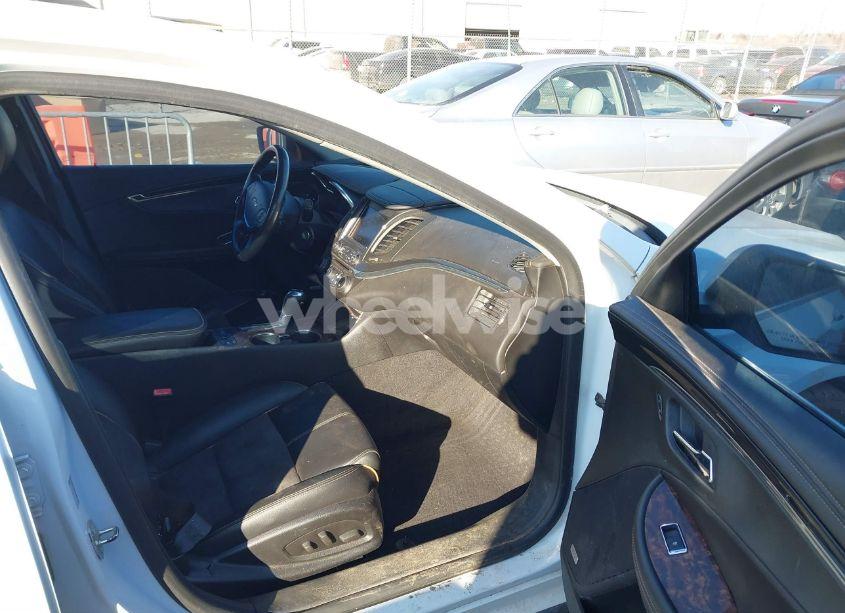 Photo 5 of 2014 Chevrolet Impala 1LT (VIN 2G1115SL6E9108747)