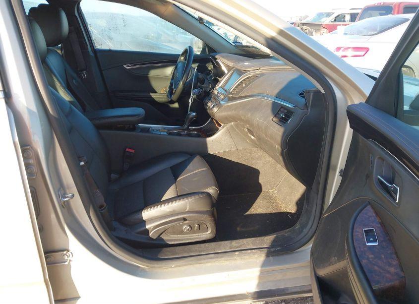 Photo 5 of 2014 Chevrolet Impala 1LT (VIN 2G1115SL7E9139814)