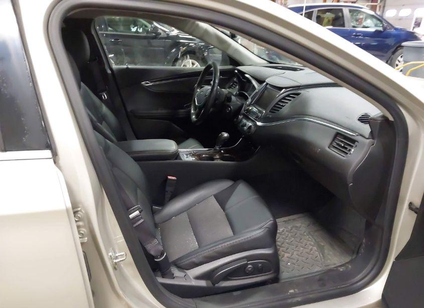 Photo 5 of 2014 Chevrolet Impala 1LT (VIN 2G1115SLXE9215347)