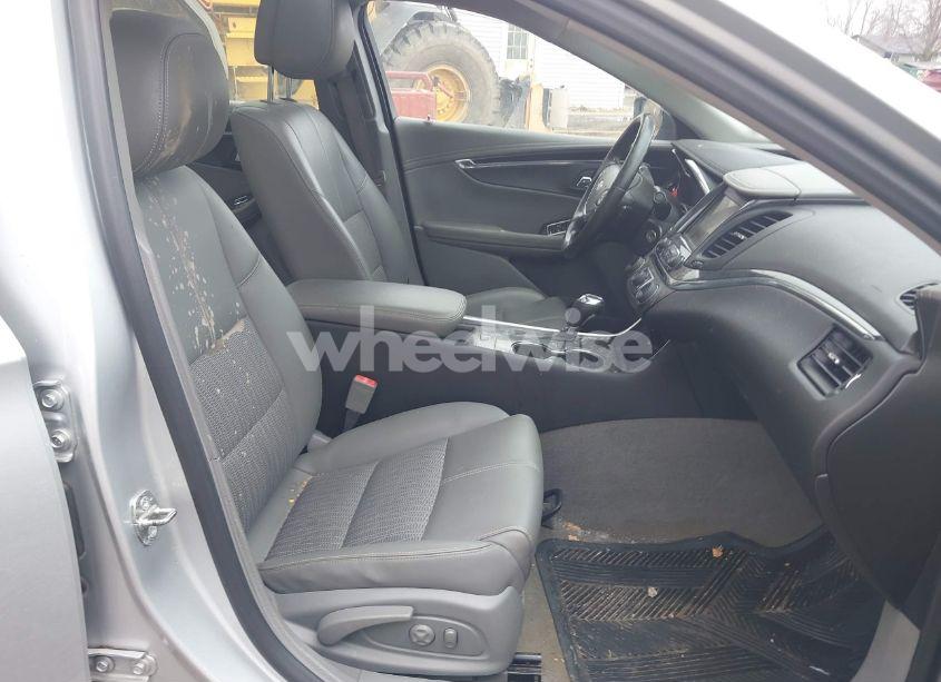 Photo 5 of 2014 Chevrolet Impala 2LT (VIN 2G1125S30E9122155)