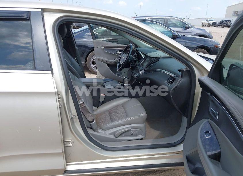 Photo 5 of 2014 Chevrolet Impala 2LT (VIN 2G1125S31E9115909)