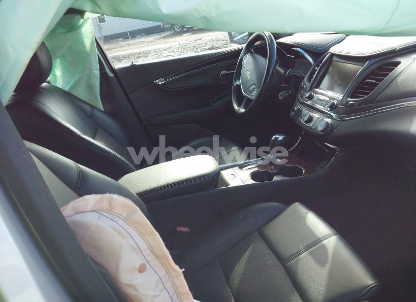 Photo 5 of 2014 Chevrolet Impala 2LT (VIN 2G1125S32E9117068)