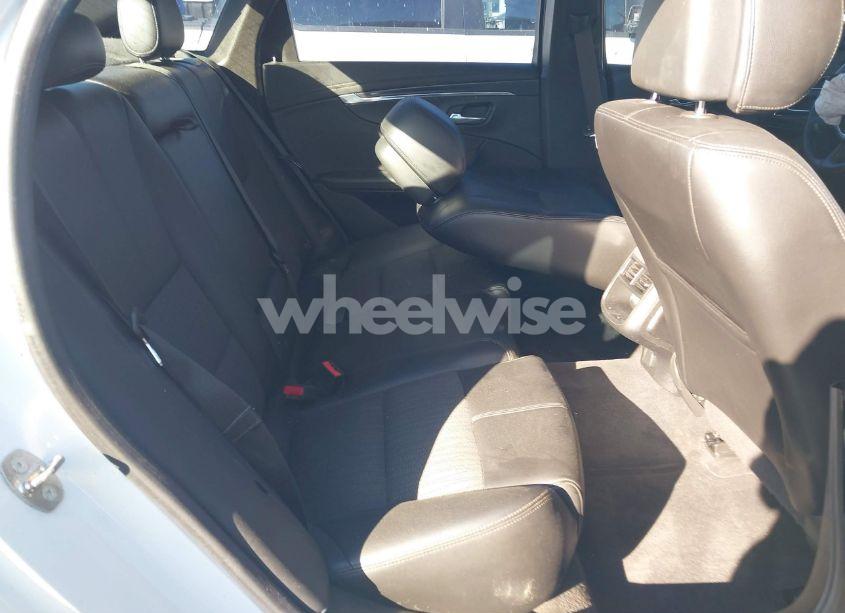 Photo 8 of 2014 Chevrolet Impala 2LT (VIN 2G1125S32E9118947)