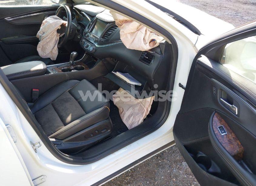 Photo 5 of 2014 Chevrolet Impala 2LT (VIN 2G1125S32E9304620)