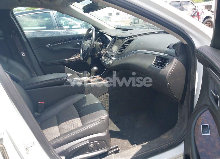 Photo 5 of 2014 Chevrolet Impala 2LT (VIN 2G1125S33E9285639)