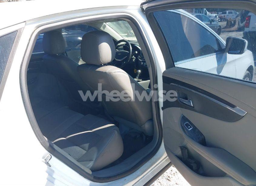 Photo 8 of 2015 Chevrolet Impala 2LT (VIN 2G1125S33F9155992)