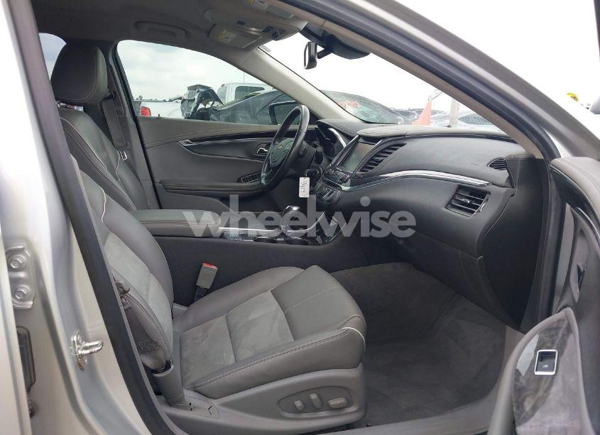 Photo 5 of 2015 Chevrolet Impala 2LT (VIN 2G1125S33F9230495)