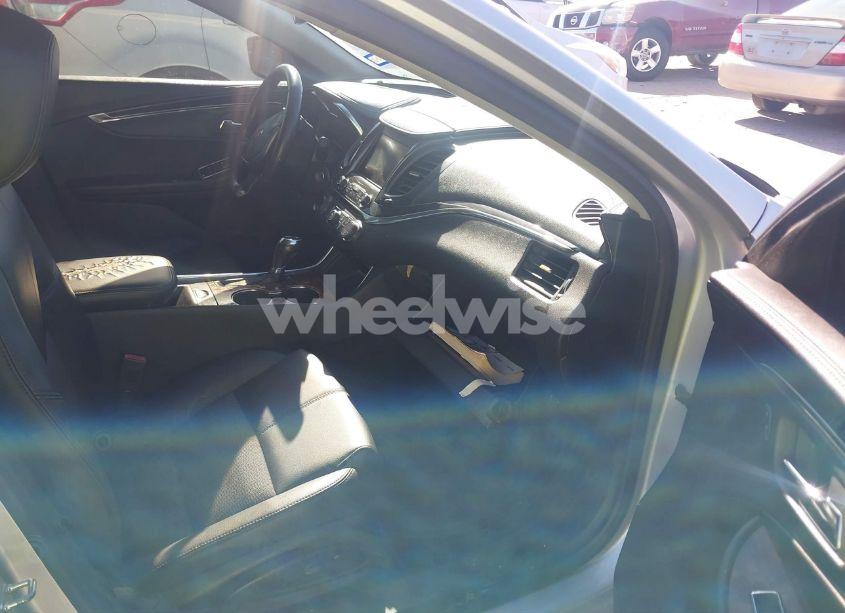 Photo 5 of 2015 Chevrolet Impala 2LT (VIN 2G1125S34F9177578)