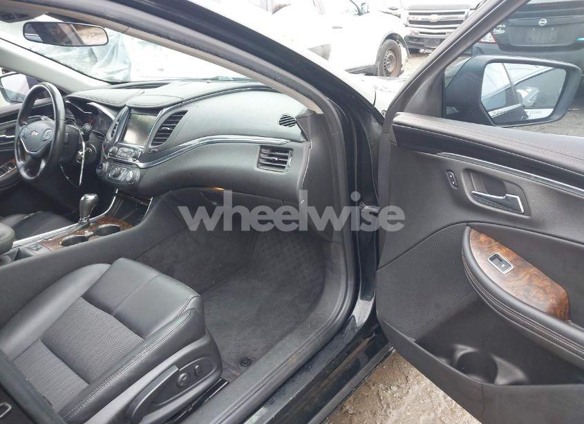 Photo 5 of 2014 Chevrolet Impala 2LT (VIN 2G1125S36E9317483)