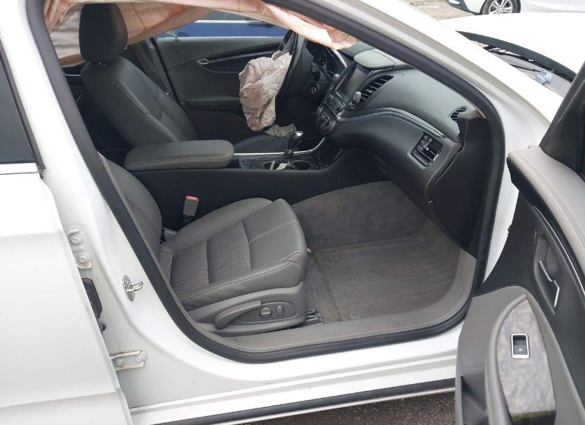 Photo 5 of 2015 Chevrolet Impala 2LT (VIN 2G1125S36F9186878)