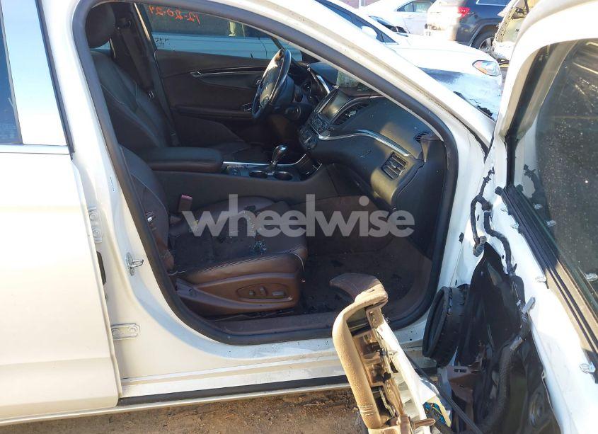 Photo 5 of 2014 Chevrolet Impala 2LT (VIN 2G1125S38E9209396)