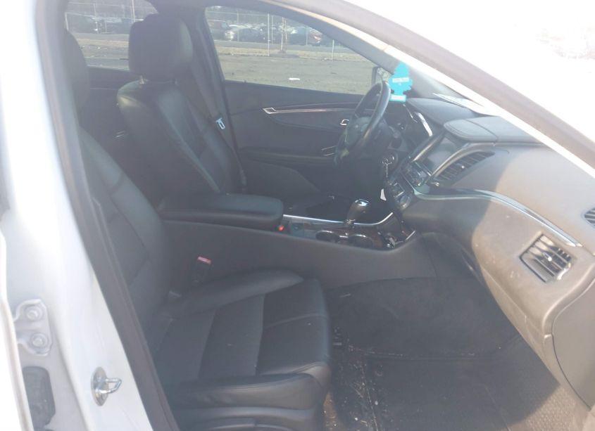 Photo 5 of 2014 Chevrolet Impala 2LT (VIN 2G1125S39E9196951)