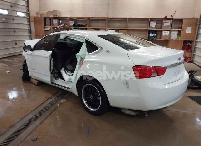 Photo 3 of 2019 Chevrolet Impala LT (VIN 2G11Z5S32K9121239)