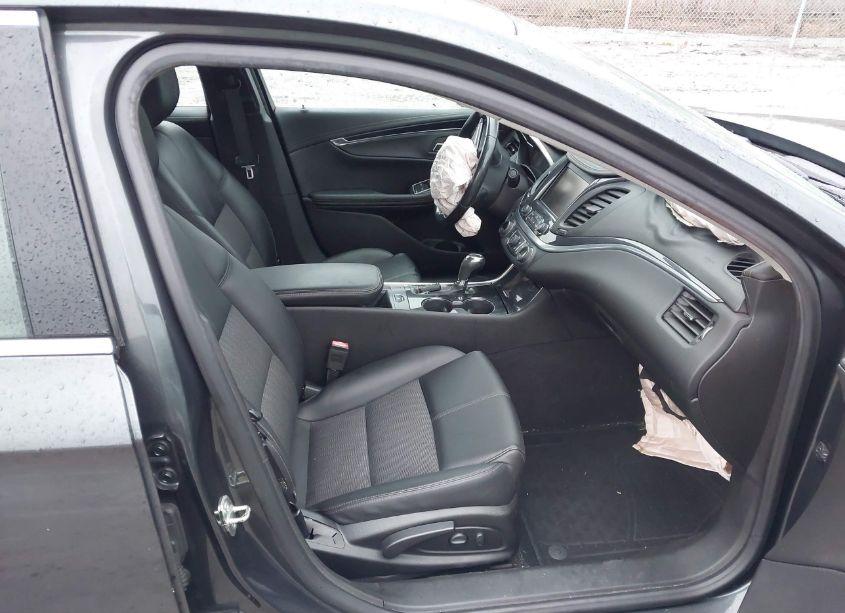 Photo 5 of 2019 Chevrolet Impala LT (VIN 2G11Z5S34K9111246)