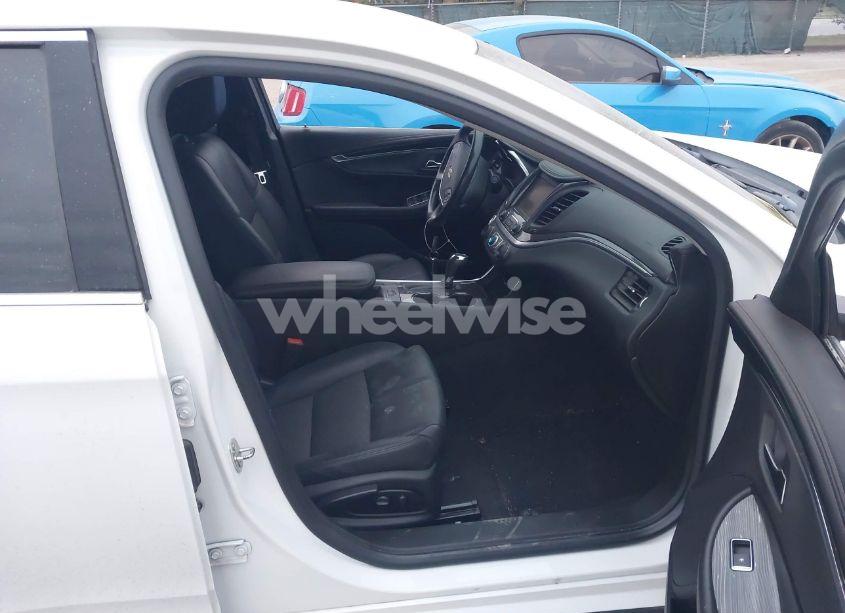 Photo 5 of 2020 Chevrolet Impala LT (VIN 2G11Z5S35L9104923)