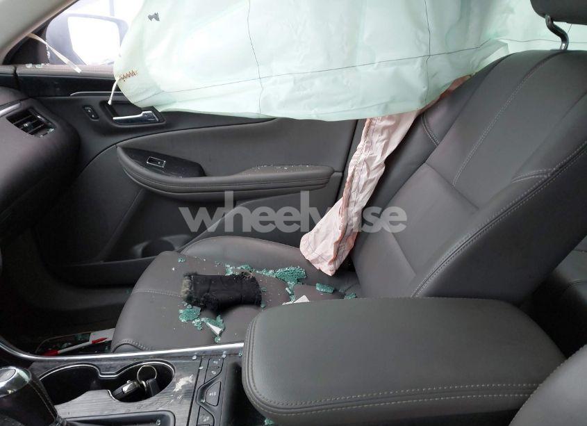 Photo 5 of 2019 Chevrolet Impala LT (VIN 2G11Z5S36K9138108)