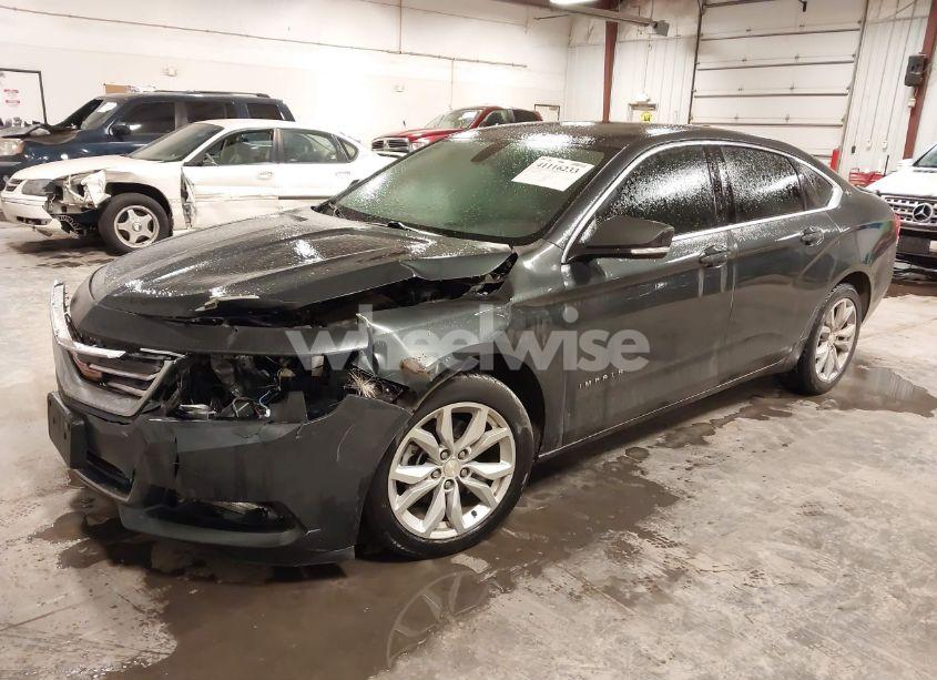 Photo 2 of 2019 Chevrolet Impala LT (VIN 2G11Z5S38K9115946)