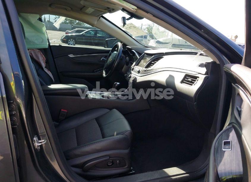 Photo 5 of 2019 Chevrolet Impala LT (VIN 2G11Z5S38K9135713)