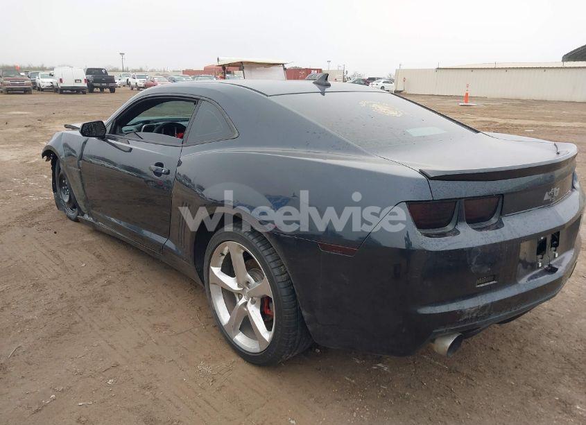 Photo 3 of 2013 Chevrolet Camaro 2LS (VIN 2G1FA1E30D9138612)