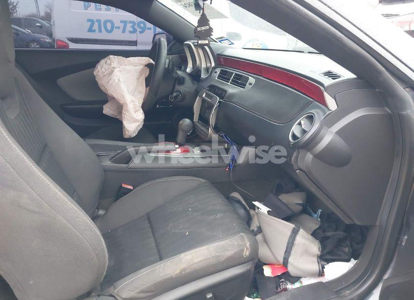 Photo 5 of 2013 Chevrolet Camaro 2LS (VIN 2G1FA1E30D9138612)