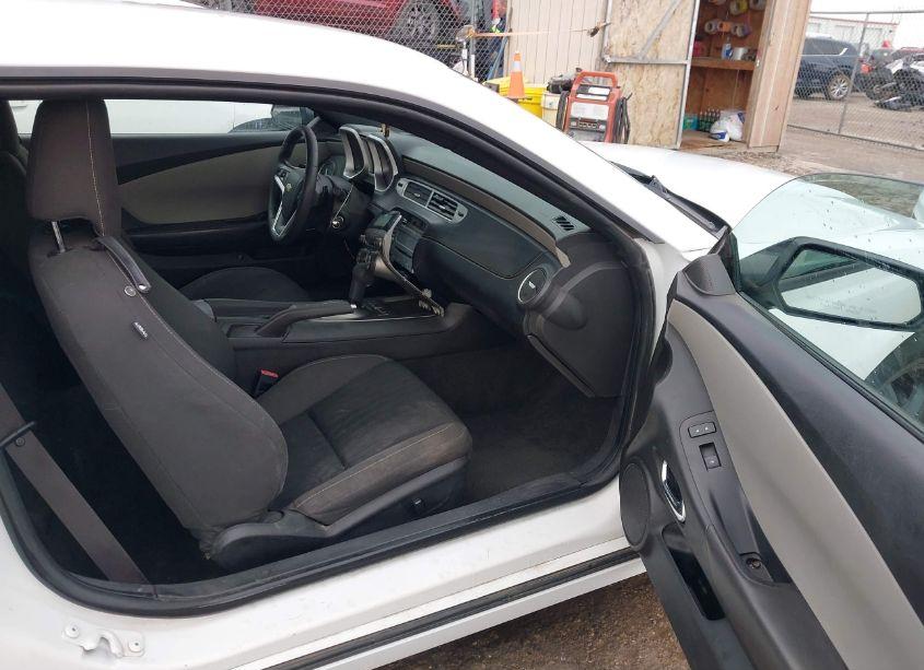 Photo 5 of 2014 Chevrolet Camaro 2LS (VIN 2G1FA1E30E9129748)